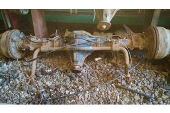 Задний мост с чайки. Неразрезной мост мерседес т1. Задний мост мерседес 410 спарка. Передний мост мерседес т1. Мерседес т1 задний мост с блокировкой.